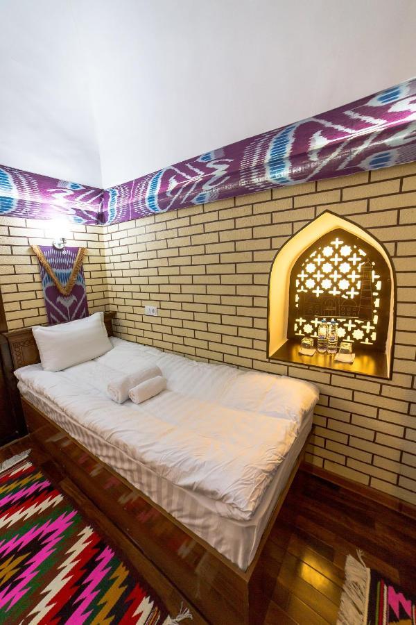 Feruzkhan Hotel - Madrassah Mohammed Rakhim Khan 1871 ヒヴァ エクステリア 写真