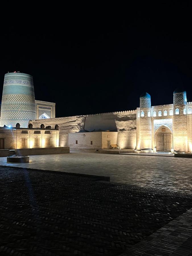 Feruzkhan Hotel - Madrassah Mohammed Rakhim Khan 1871 ヒヴァ エクステリア 写真