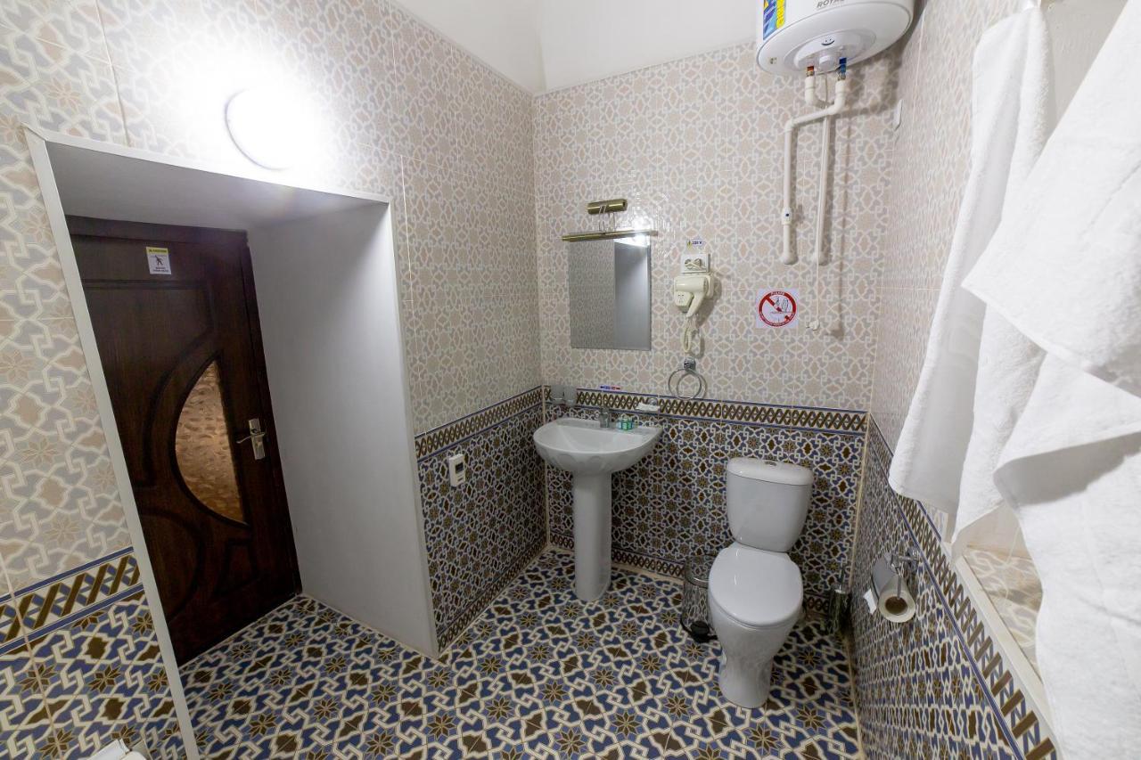 Feruzkhan Hotel - Madrassah Mohammed Rakhim Khan 1871 ヒヴァ エクステリア 写真